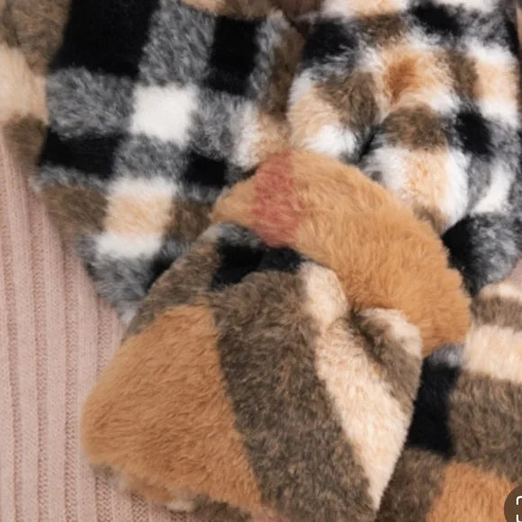 close up Fleece Fluffy Fuzzy Plush Faux Fur Keyhole Scarf